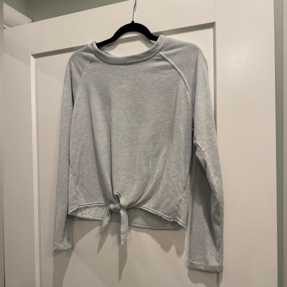 Good hYOUman front tie crew neck sweater “babes supporting babes” light blue - Picture 1 of 7